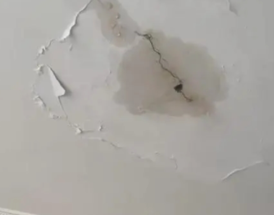 建昌阳台漏水维修公司分享下屋面防水工程质量问题原因分析